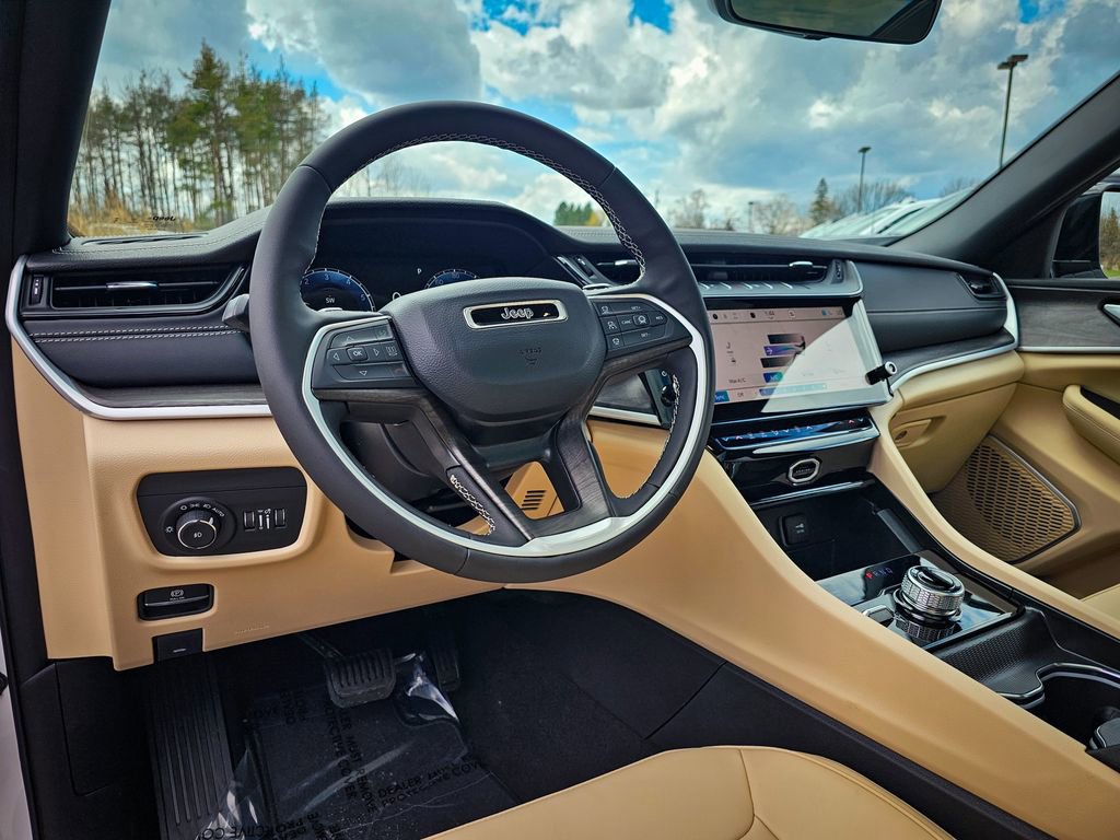 New 2026 Jeep Grand Cherokee Limited image 13