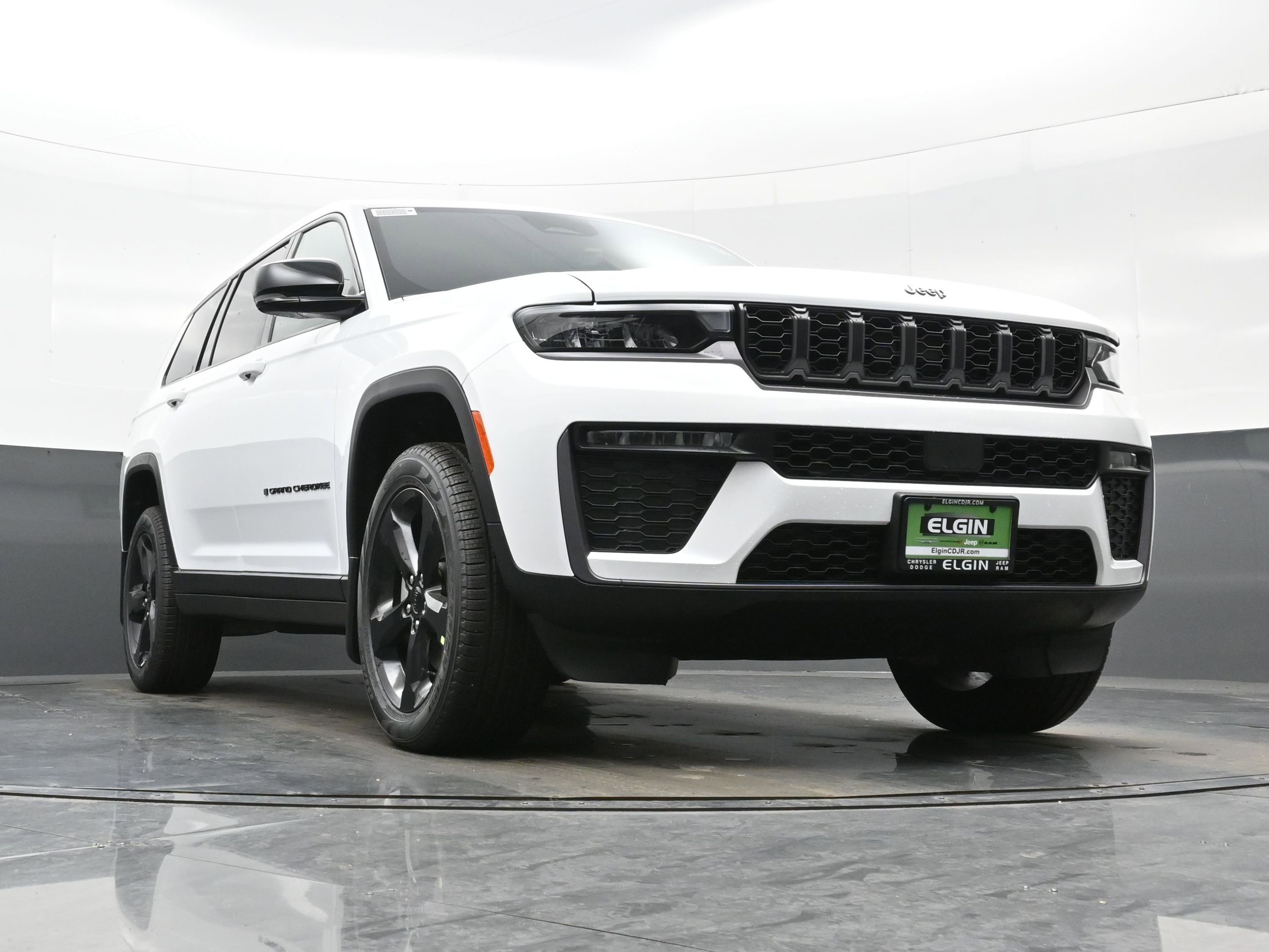 New 2026 Jeep Grand Cherokee L Limited w/ Limited Altitude Package AWD/4WD image 18