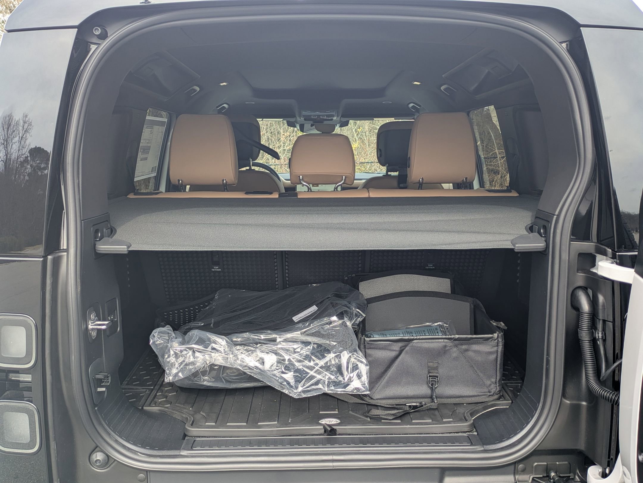 New 2026 Land Rover Defender 110 X-Dynamic SE image 27