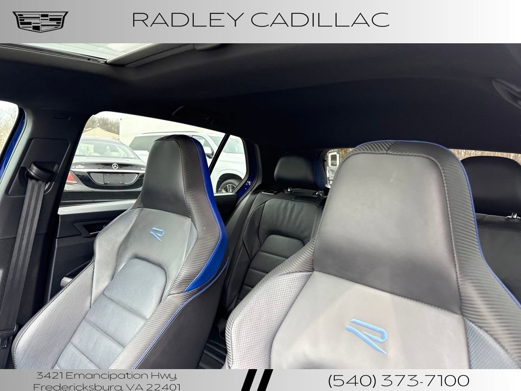 Used 2024 Volkswagen Golf R image 2