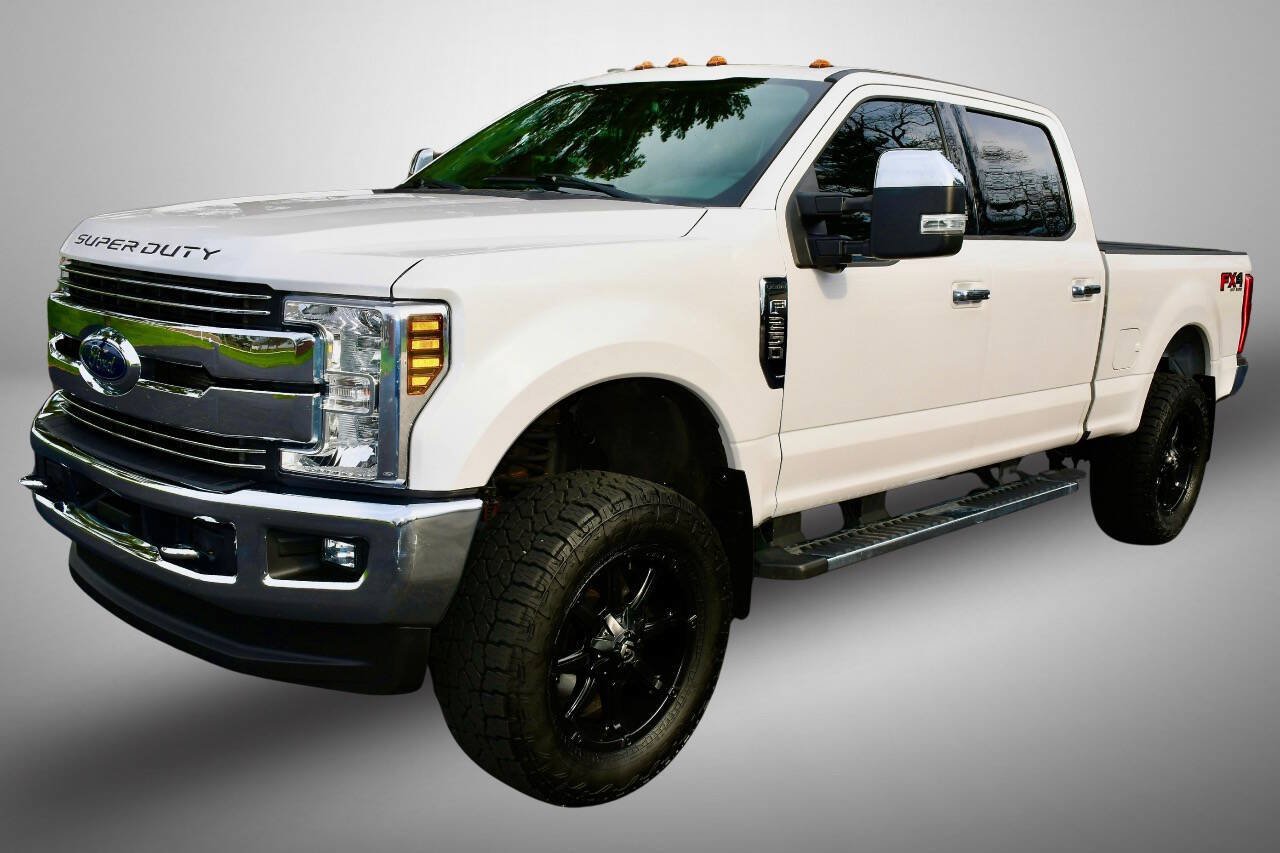 Used 2019 Ford F250 Lariat w/ Lariat Ultimate Package AWD/4WD image 2