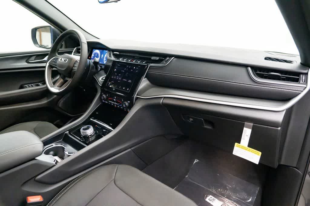 New 2026 Jeep Grand Cherokee L 4WD image 31
