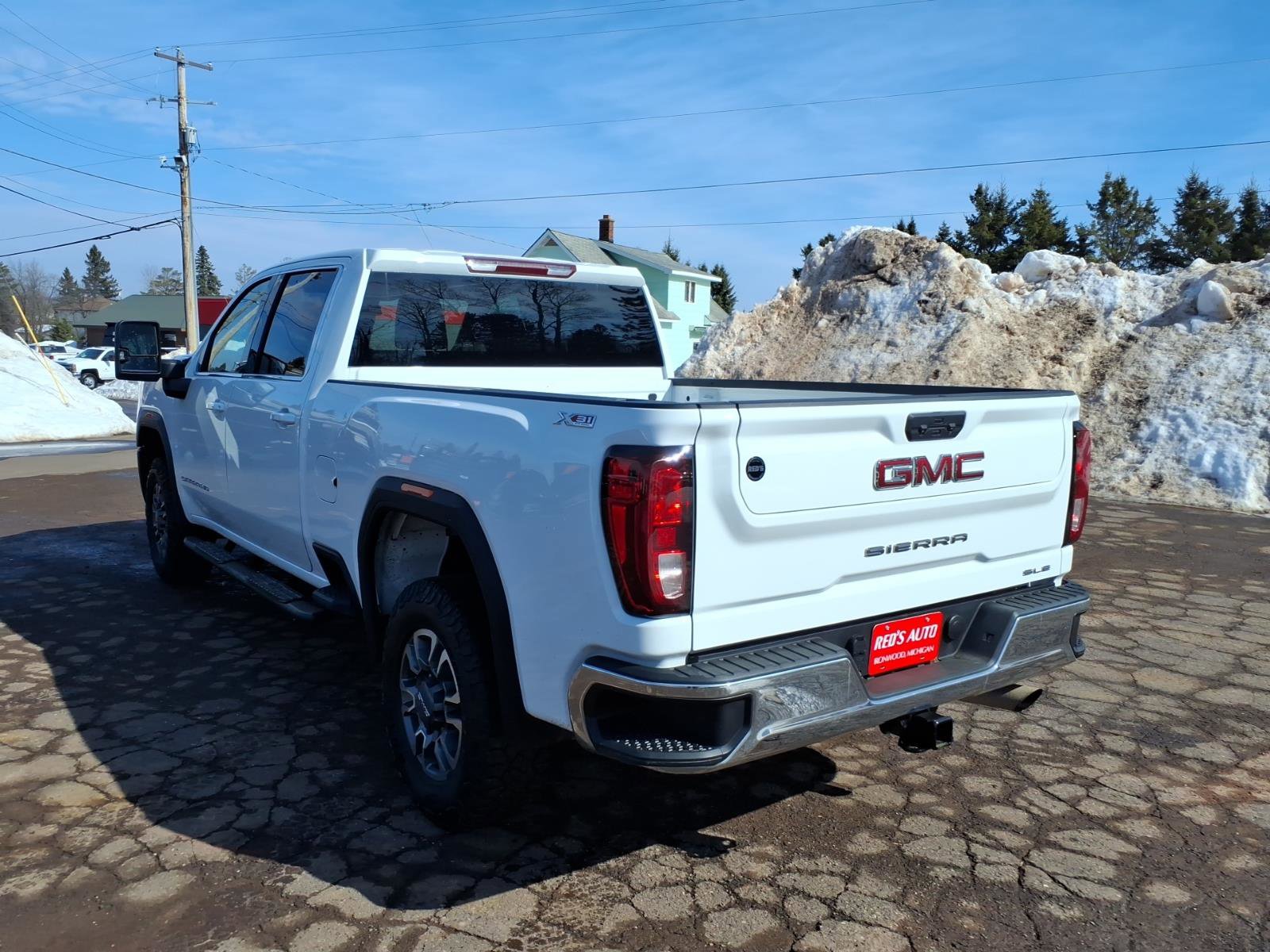 Used 2024 GMC Sierra 2500 SLE w/ SLE Convenience Package AWD/4WD image 4