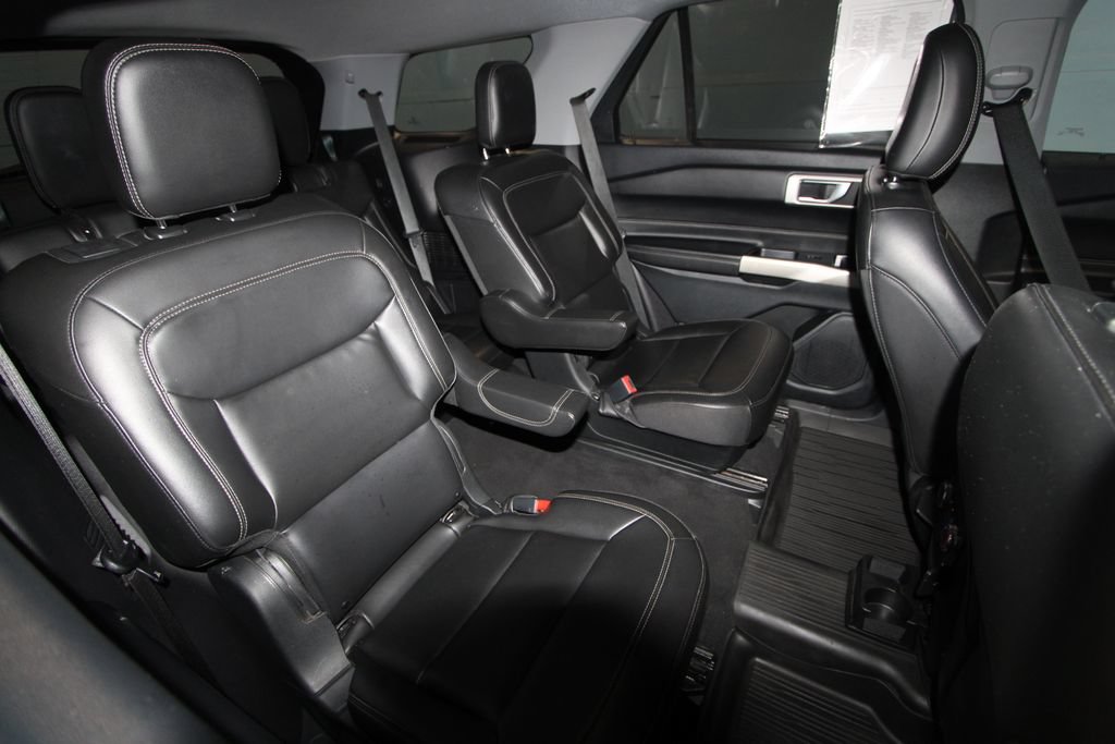 Used 2022 Ford Explorer XLT w/ Equipment Group 202A RWD image 21