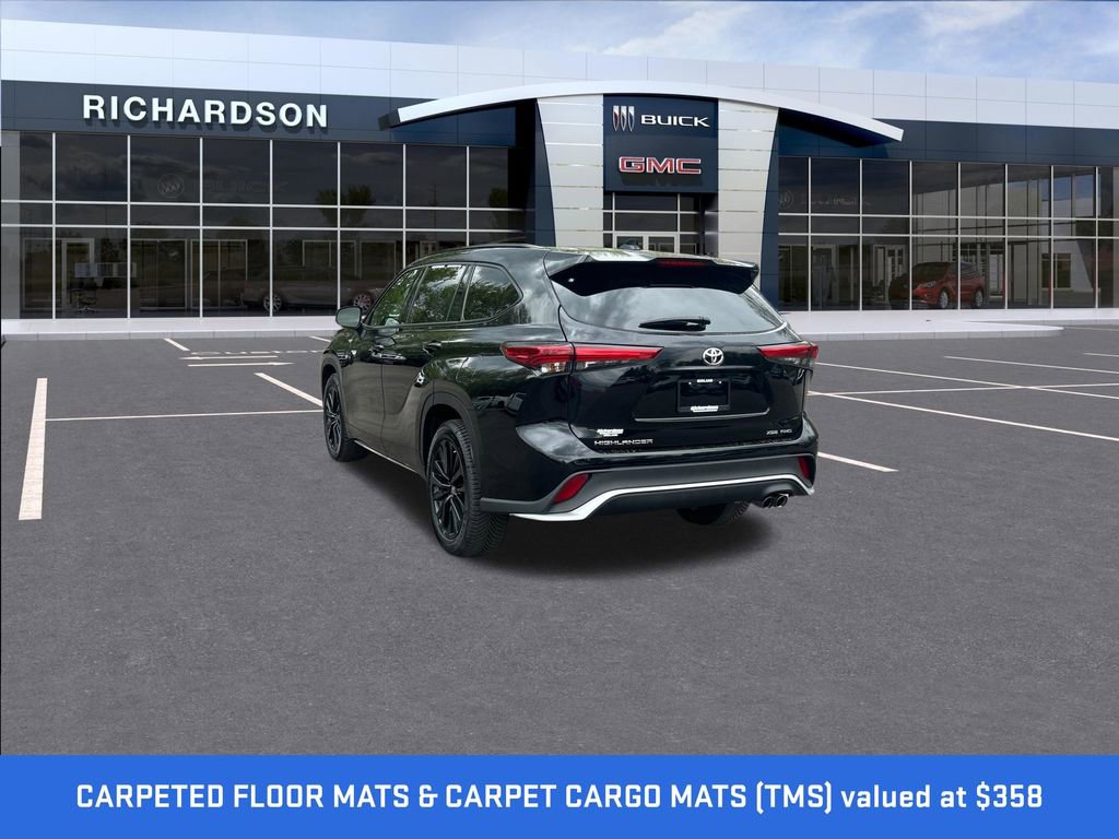 Used 2023 Toyota Highlander XSE AWD/4WD image 4