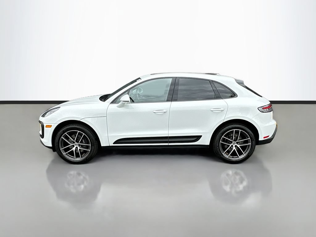 Certified 2026 Porsche Macan AWD/4WD image 2
