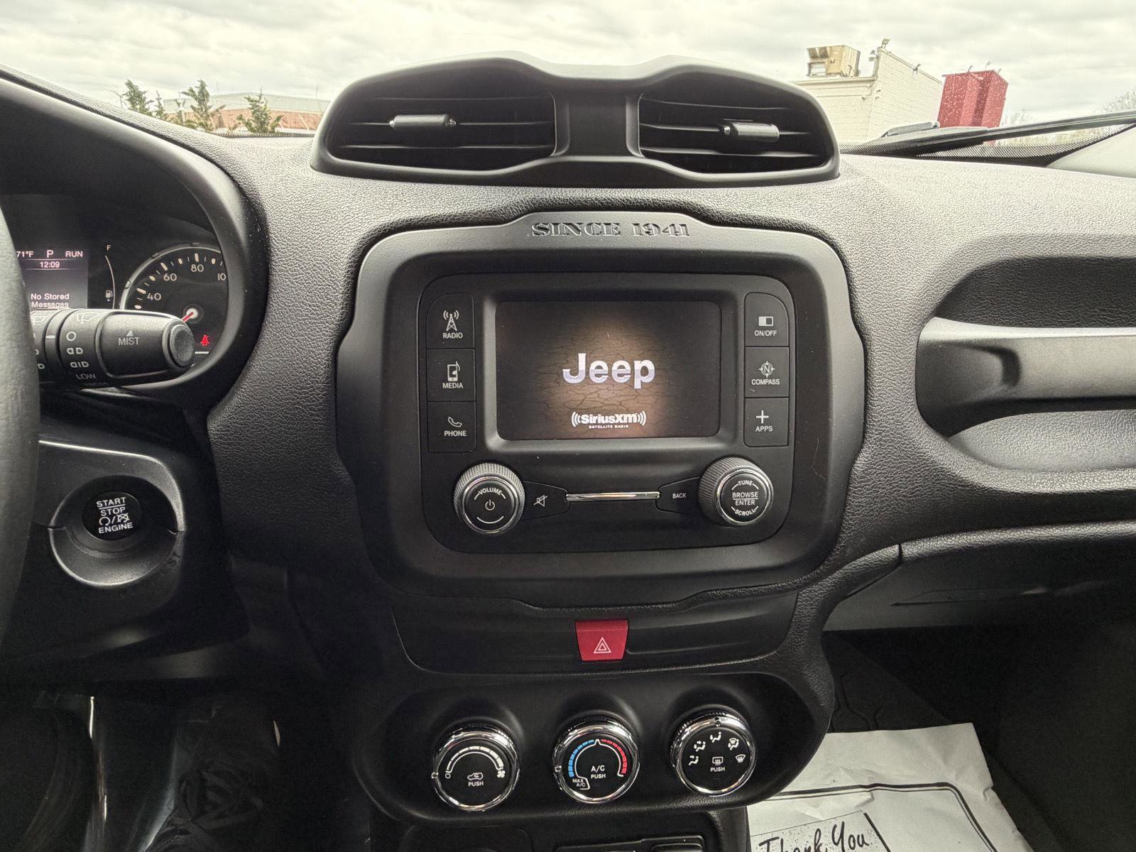 Used 2016 Jeep Renegade Latitude AWD/4WD image 16
