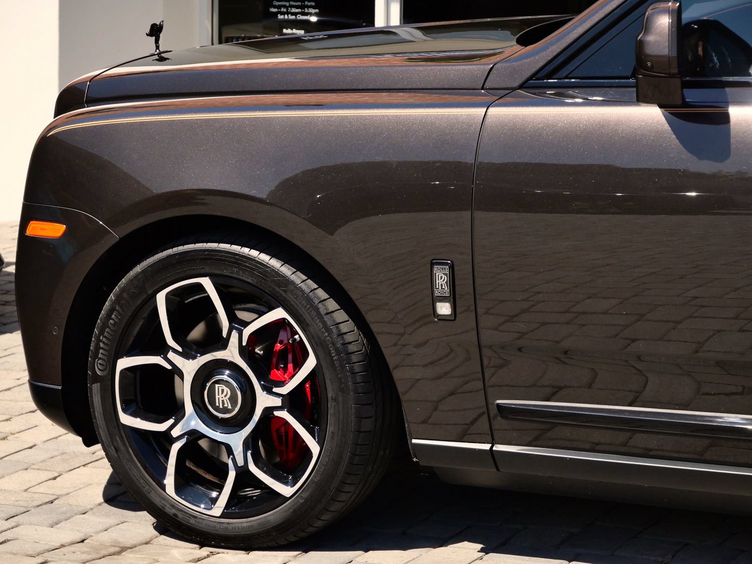 Certified 2023 Rolls-Royce Cullinan Black Badge w/ Driver's Package AWD/4WD image 27