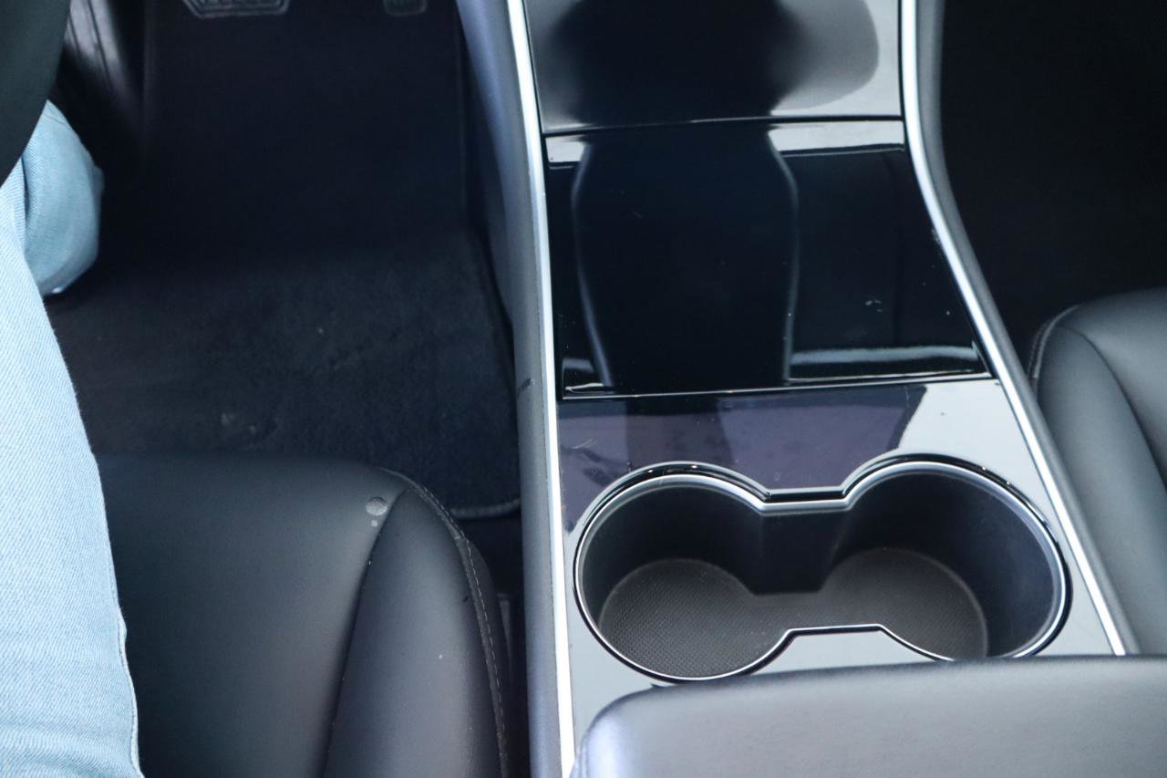 Used 2018 Tesla Model 3 Long Range RWD image 18