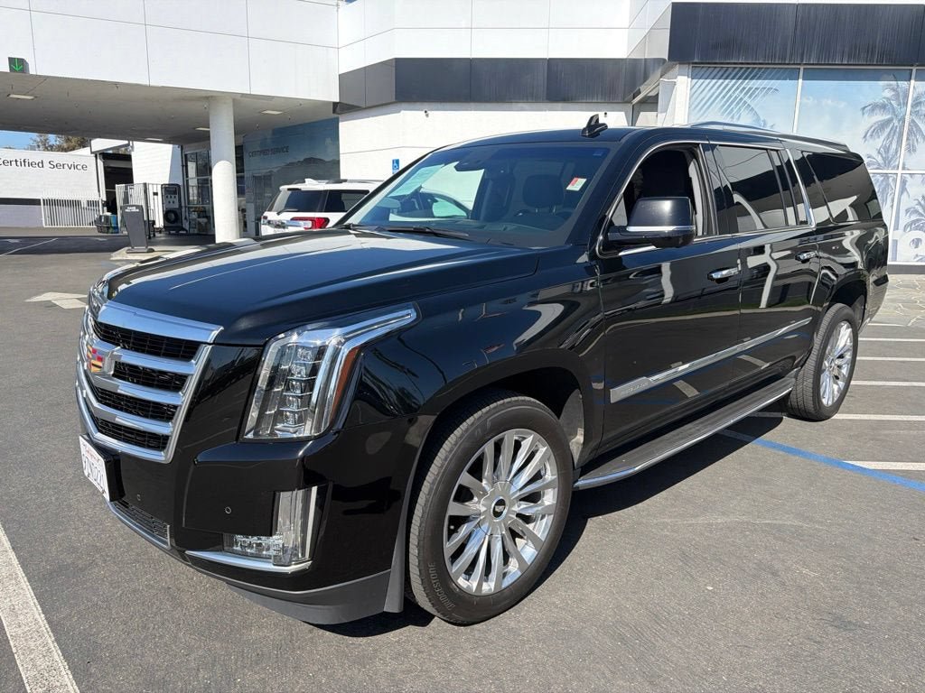 Used 2015 Cadillac Escalade ESV Luxury RWD image 2