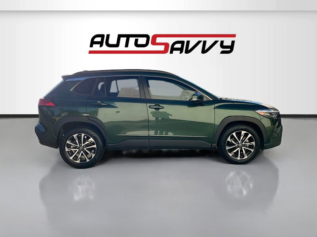 Used 2022 Toyota Corolla Cross XLE w/ Convenience Package FWD image 8