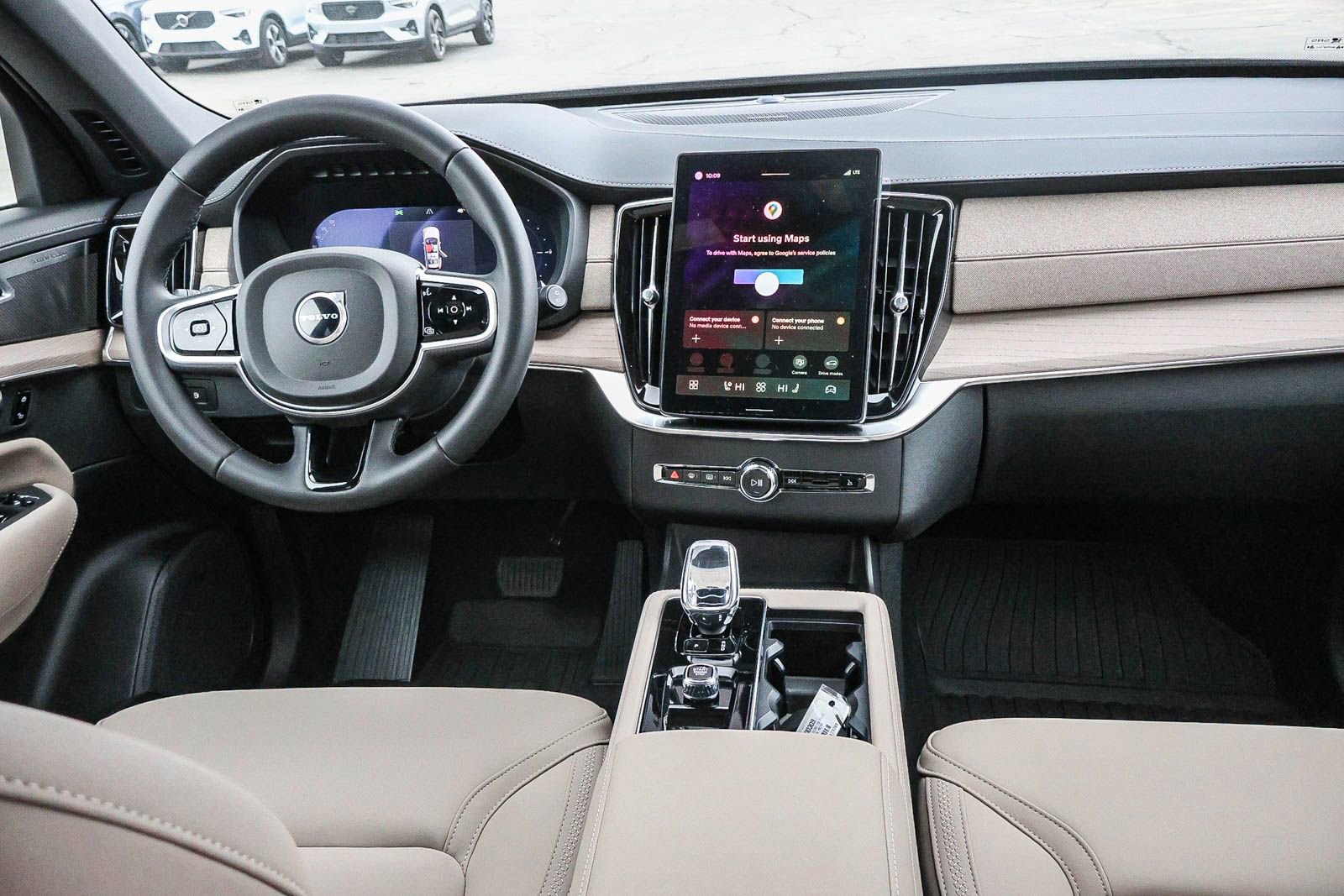 New 2026 Volvo XC90 T8 Plus w/ Protection Package Premier image 21