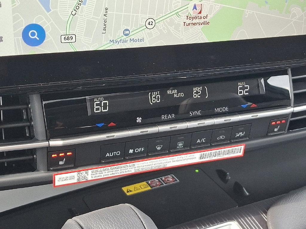 Used 2026 Toyota Sienna XLE FWD image 21