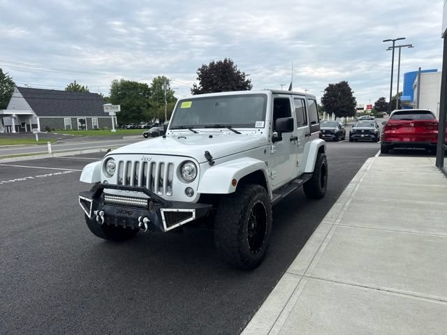 Used 2017 Jeep Wrangler Unlimited Sahara w/ Connectivity Group AWD/4WD image 6
