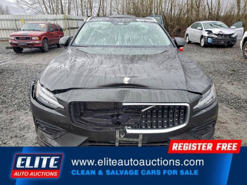 Used 2021 Volvo V60 T5 Cross Country w/ Advanced Package image 10