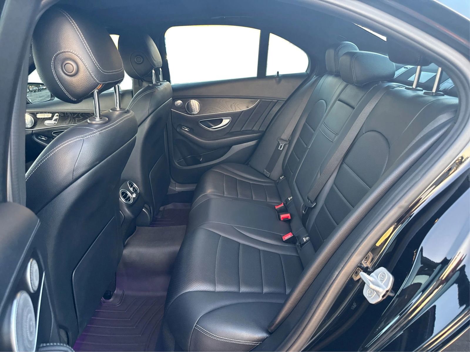 Used 2015 Mercedes-Benz C 400 4MATIC image 10