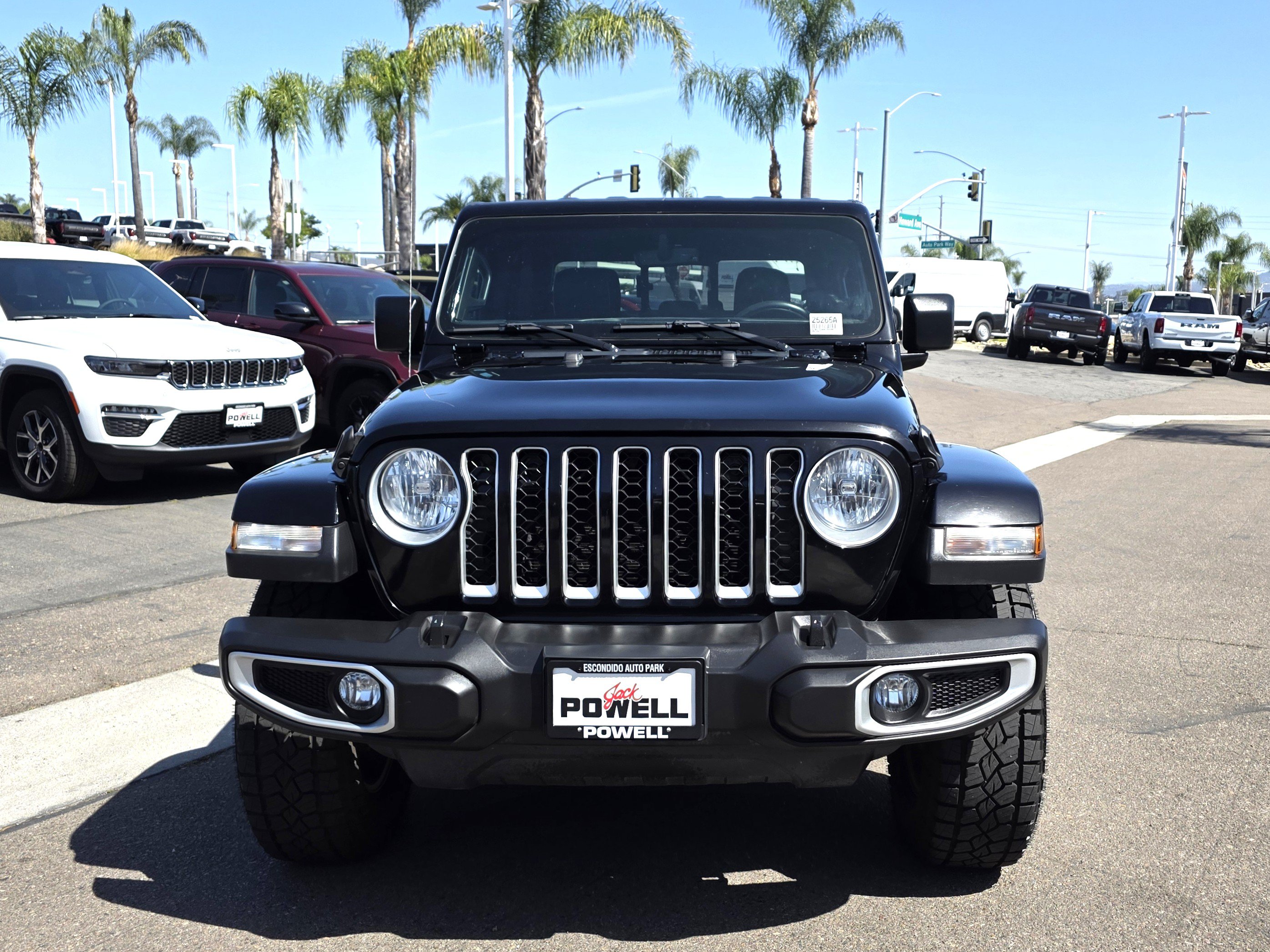 Used 2022 Jeep Gladiator Overland w/ Popular Equipment Package AWD/4WD image 7