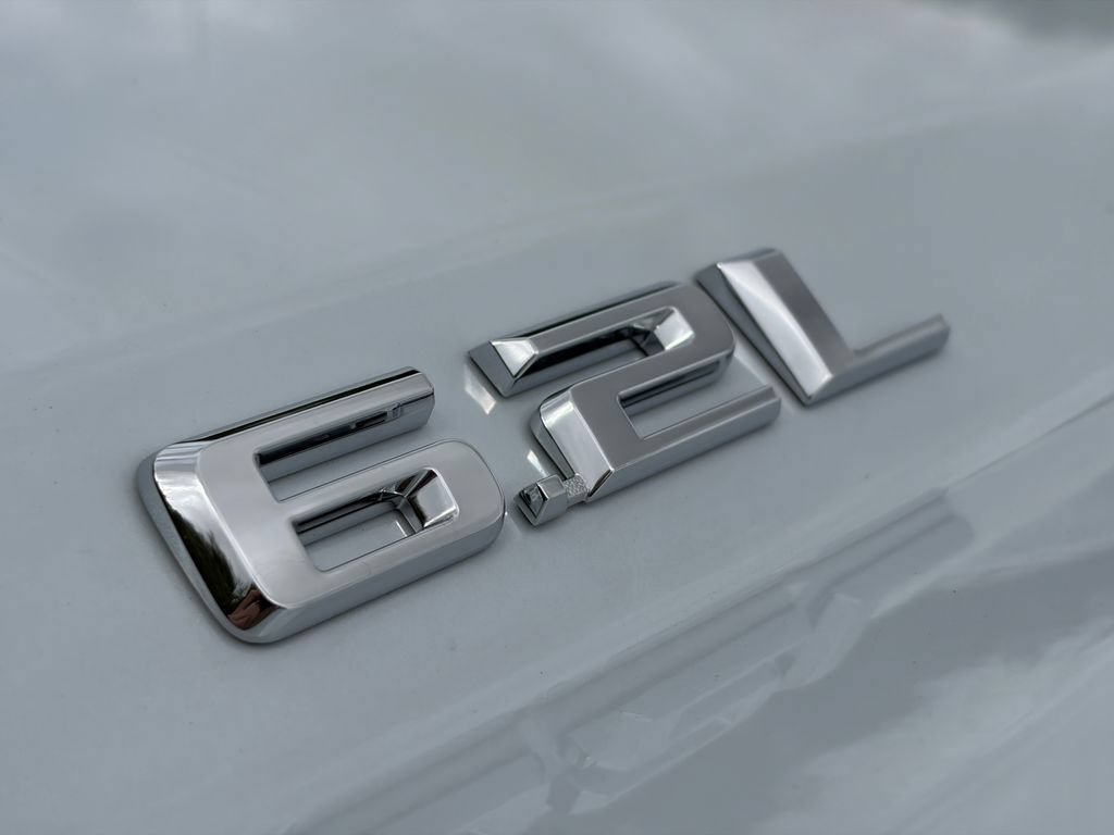 New 2026 Chevrolet Silverado 1500 High Country w/ Technology Package AWD/4WD image 6