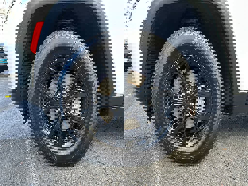 Used 2024 Jeep Grand Cherokee L Laredo image 8