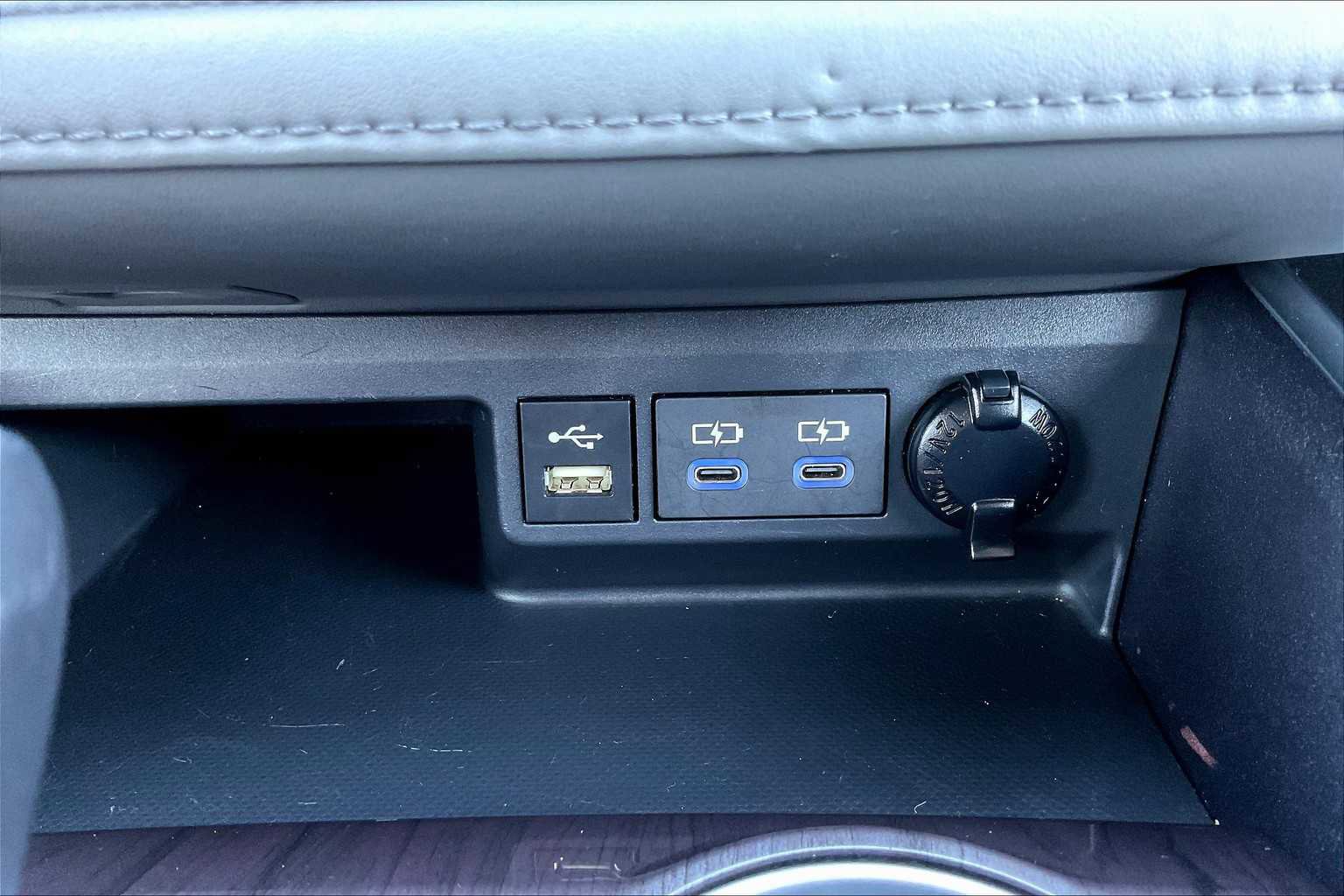 Used 2022 Toyota Highlander Limited image 37