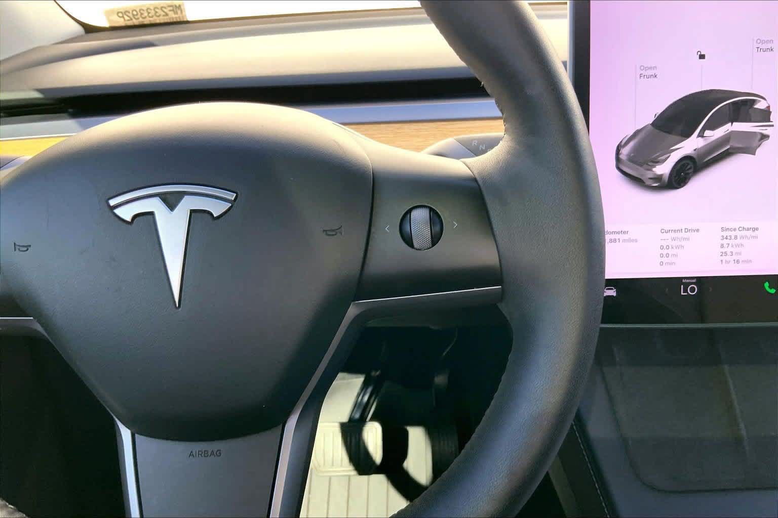 Used 2021 Tesla Model Y Long Range AWD/4WD image 25