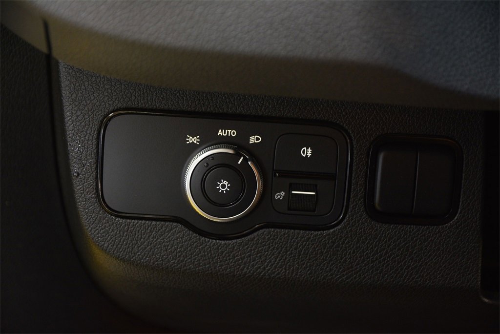 Used 2022 Mercedes-Benz Sprinter 144 Cargo image 14