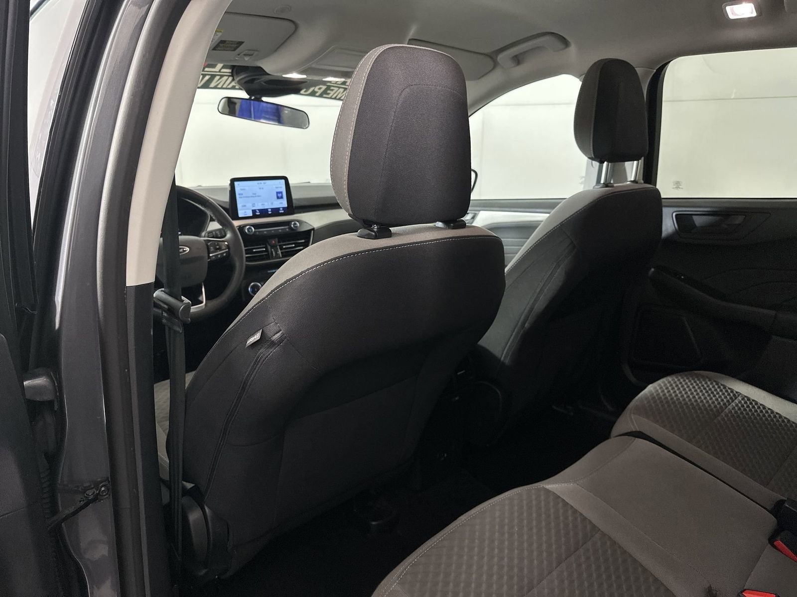 Used 2022 Ford Escape SE w/ Cold Weather Package image 23