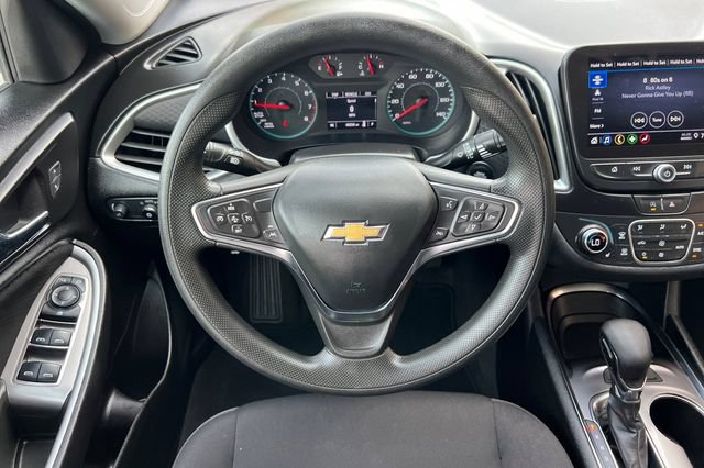 Used 2025 Chevrolet Malibu LT FWD image 16