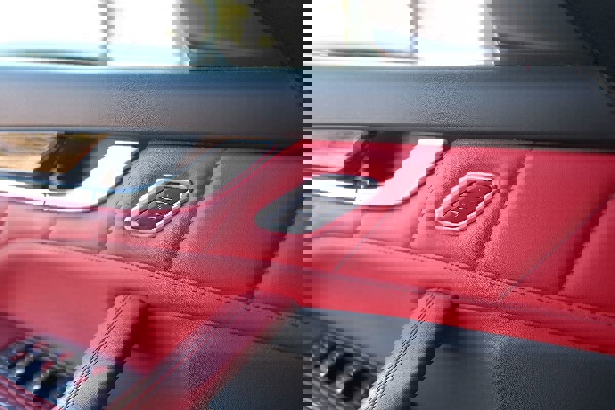 Used 2022 Maserati Levante Modena image 12