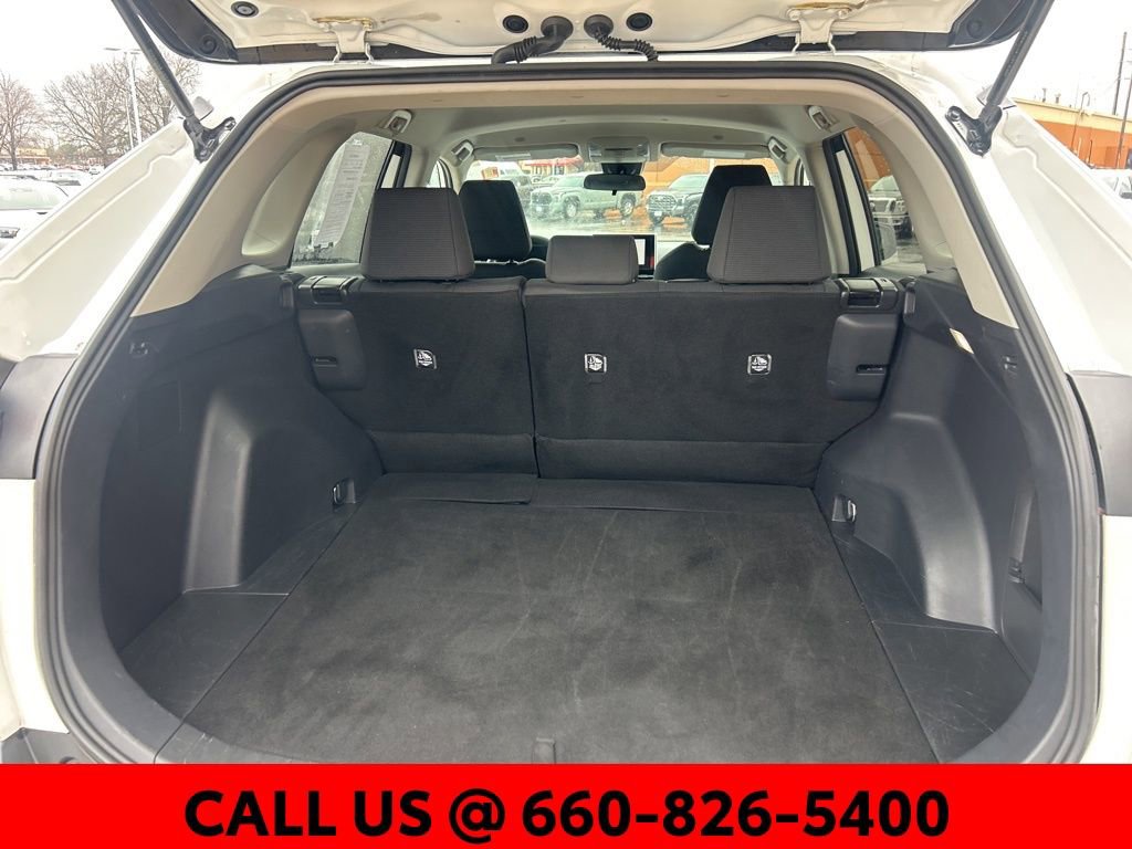 Used 2025 Toyota RAV4 LE AWD/4WD image 13