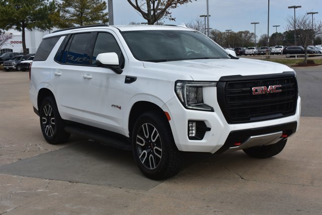 Used 2023 GMC Yukon AT4 w/ Technology Package image 3