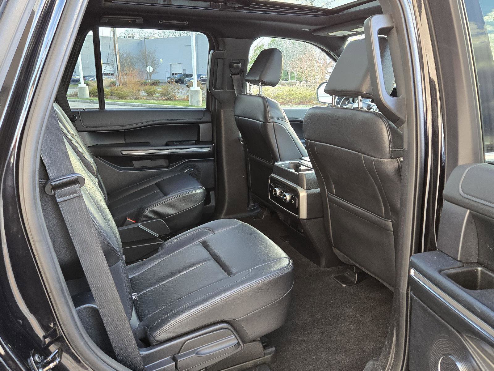 Used 2021 Ford Expedition XLT image 18