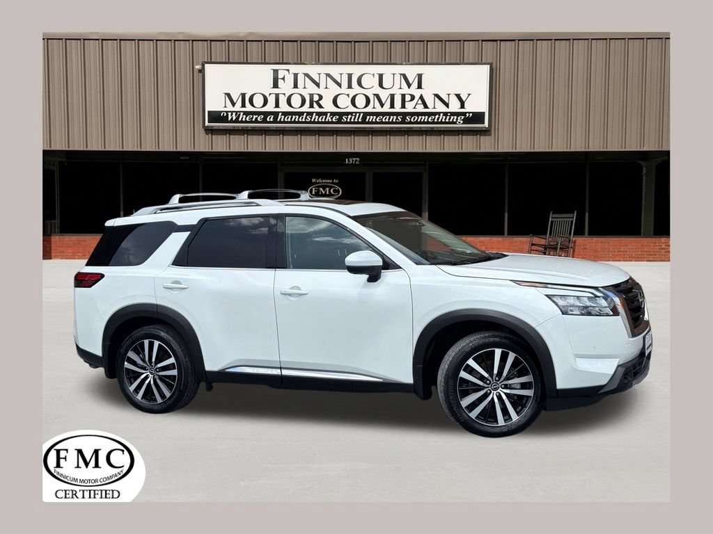 Used 2025 Nissan Pathfinder Platinum w/ Cargo Package FWD image 1