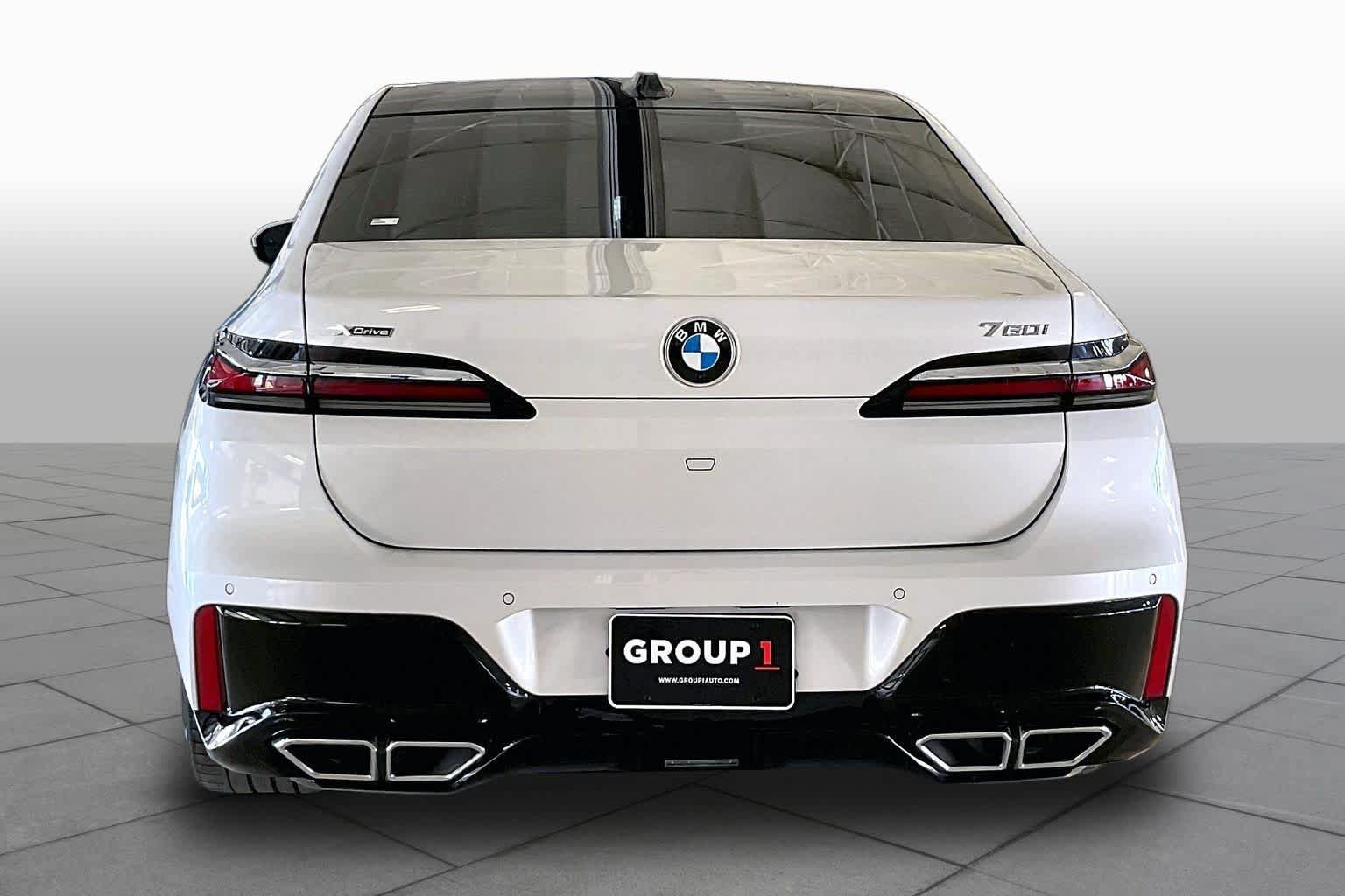 Used 2023 BMW 760i xDrive AWD/4WD image 4