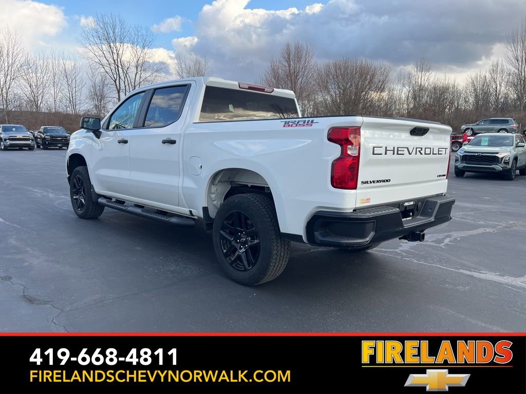 Used 2025 Chevrolet Silverado 1500 Custom Trail Boss w/ Turbomax Blackout Package image 9