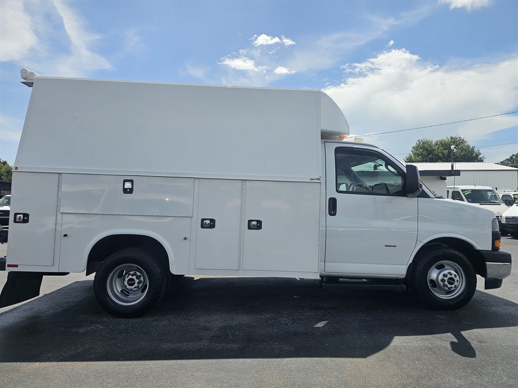 Used 2018 GMC Savana 3500 w/ Power Convenience Package RWD image 4