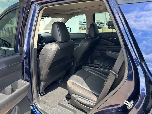 Used 2023 Nissan Pathfinder SL w/ SL Premium Package FWD image 24