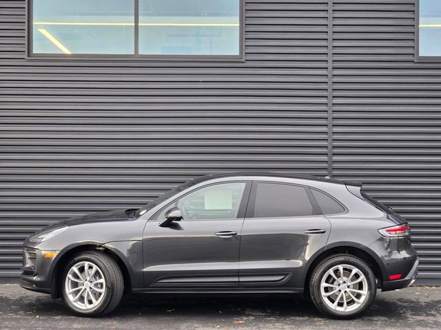 Used 2026 Porsche Macan image 2
