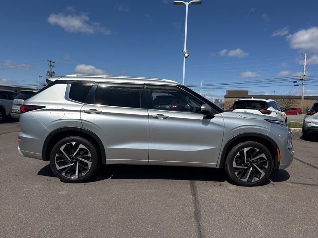 Used 2024 Mitsubishi Outlander SEL image 4