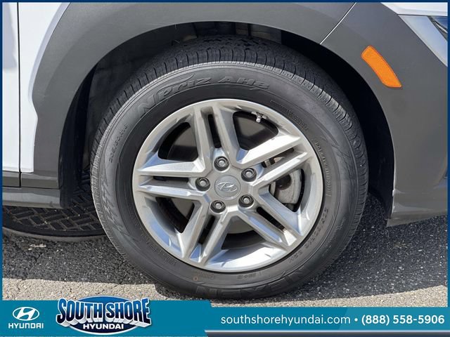 Certified 2023 Hyundai Kona SE AWD/4WD image 9