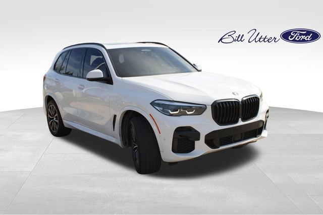 Used 2022 BMW X5 M50i image 3