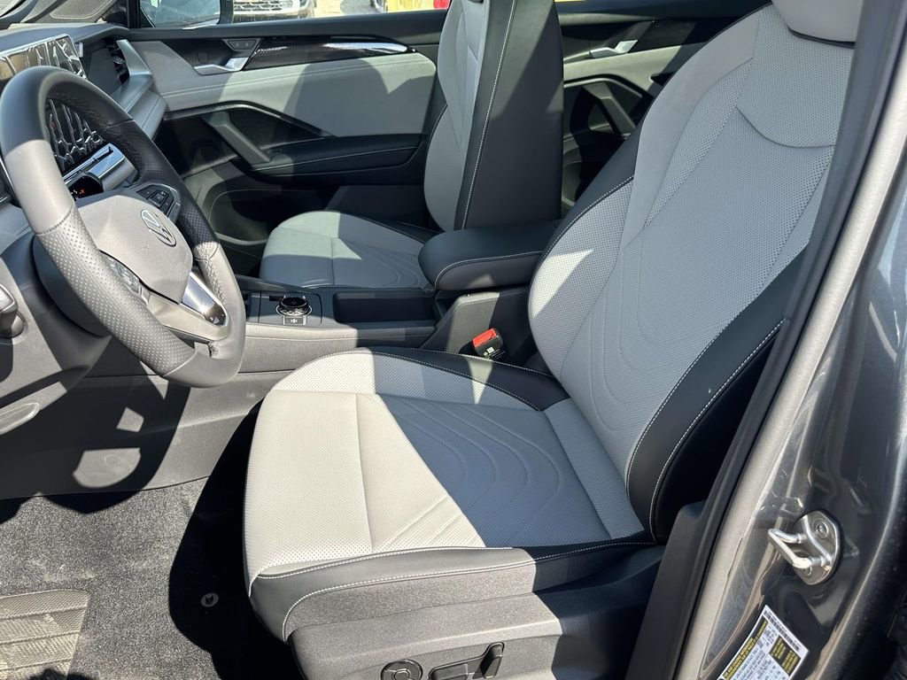 New 2026 Volkswagen Tiguan SE R-Line AWD/4WD image 14