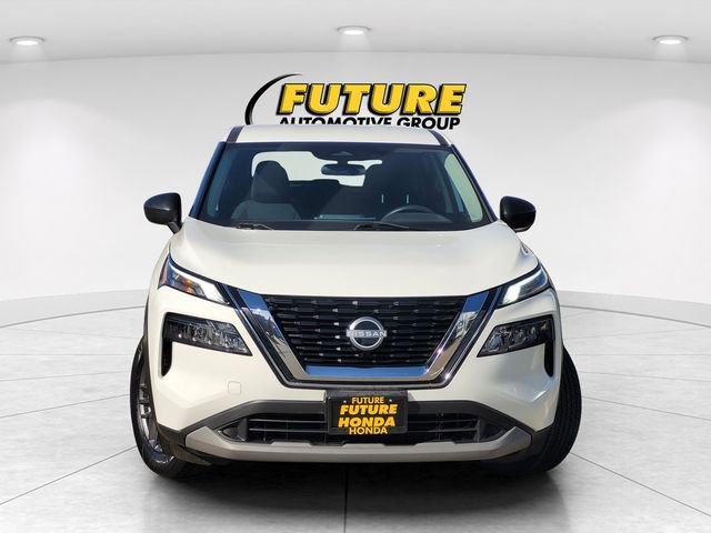 Used 2023 Nissan Rogue S AWD/4WD image 2