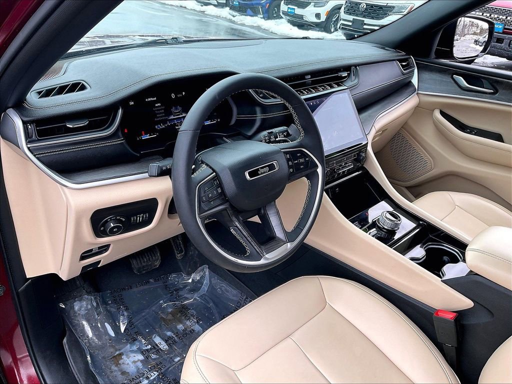 Used 2023 Jeep Grand Cherokee Limited image 8