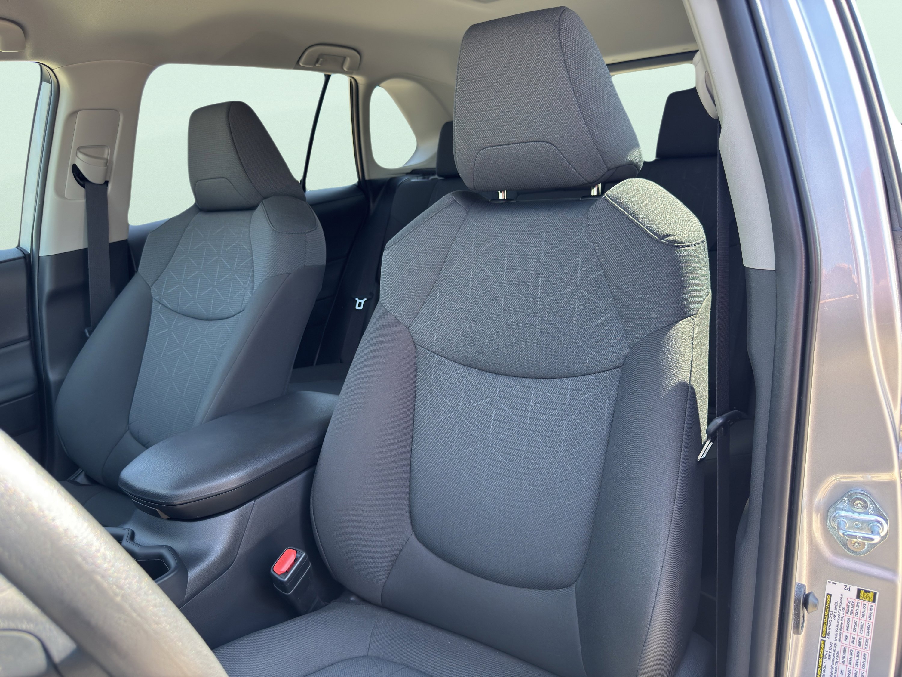 Used 2025 Toyota RAV4 XLE image 12