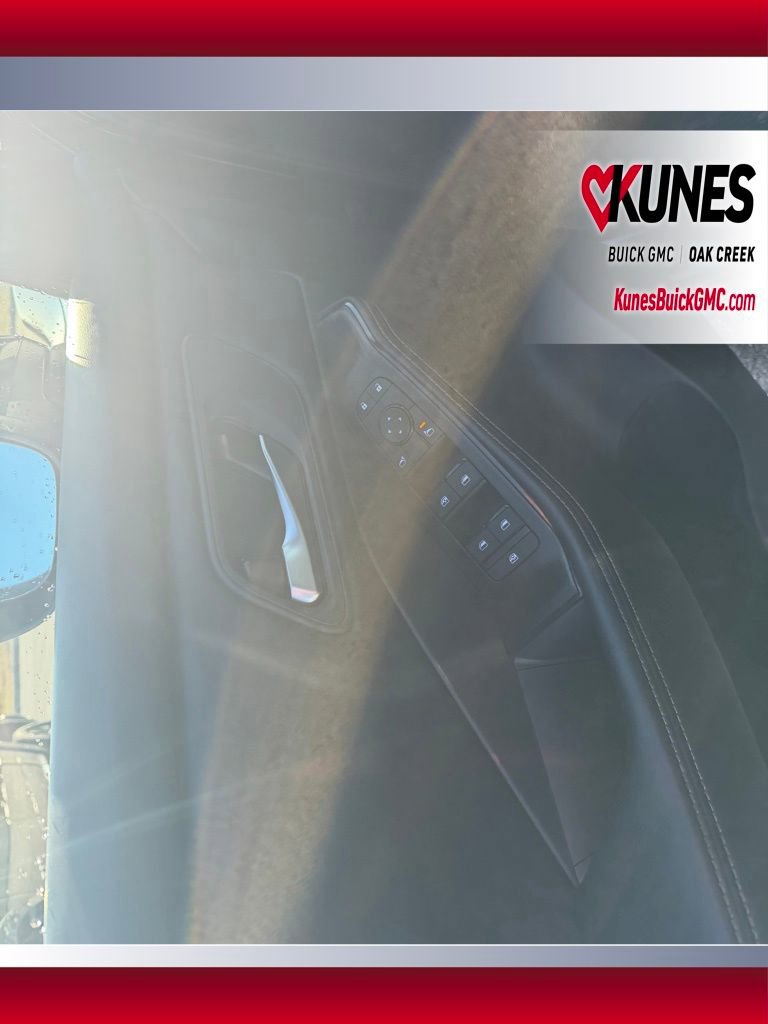 Used 2025 Nissan Rogue SV image 8