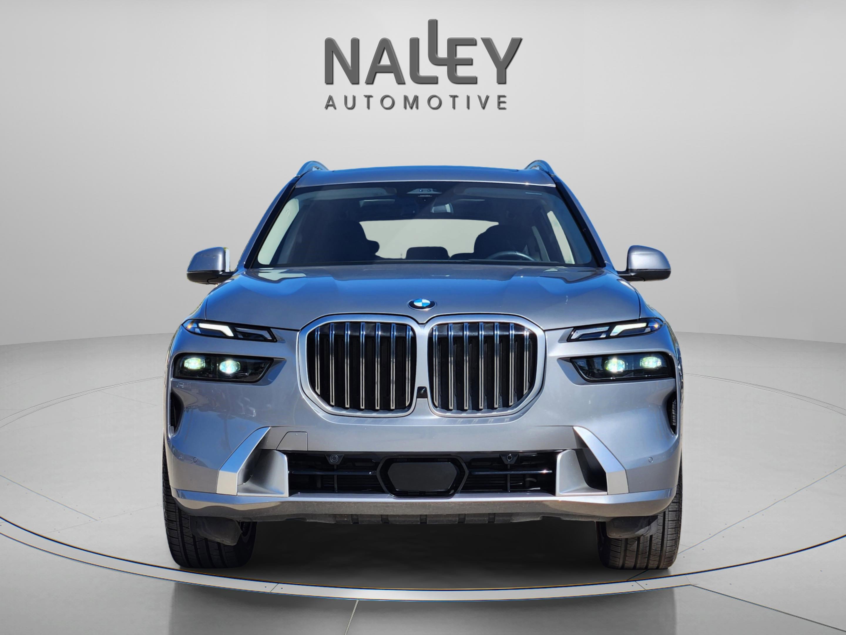 Used 2024 BMW X7 xDrive40i w/ Premium Package image 8