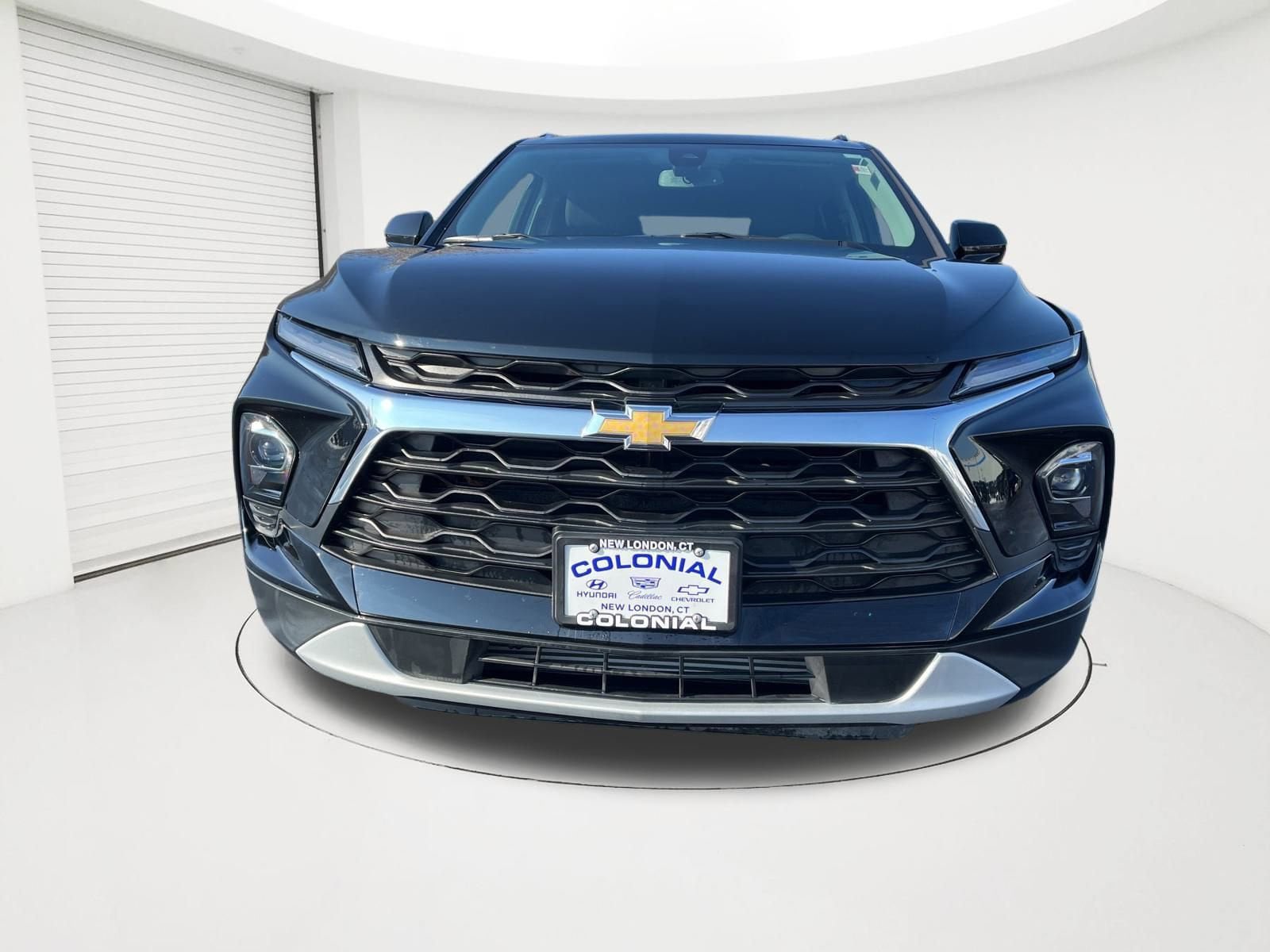 New 2025 Chevrolet Blazer LT w/ Convenience Package AWD/4WD image 2