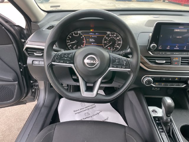 Used 2025 Nissan Altima 2.5 SV FWD image 23