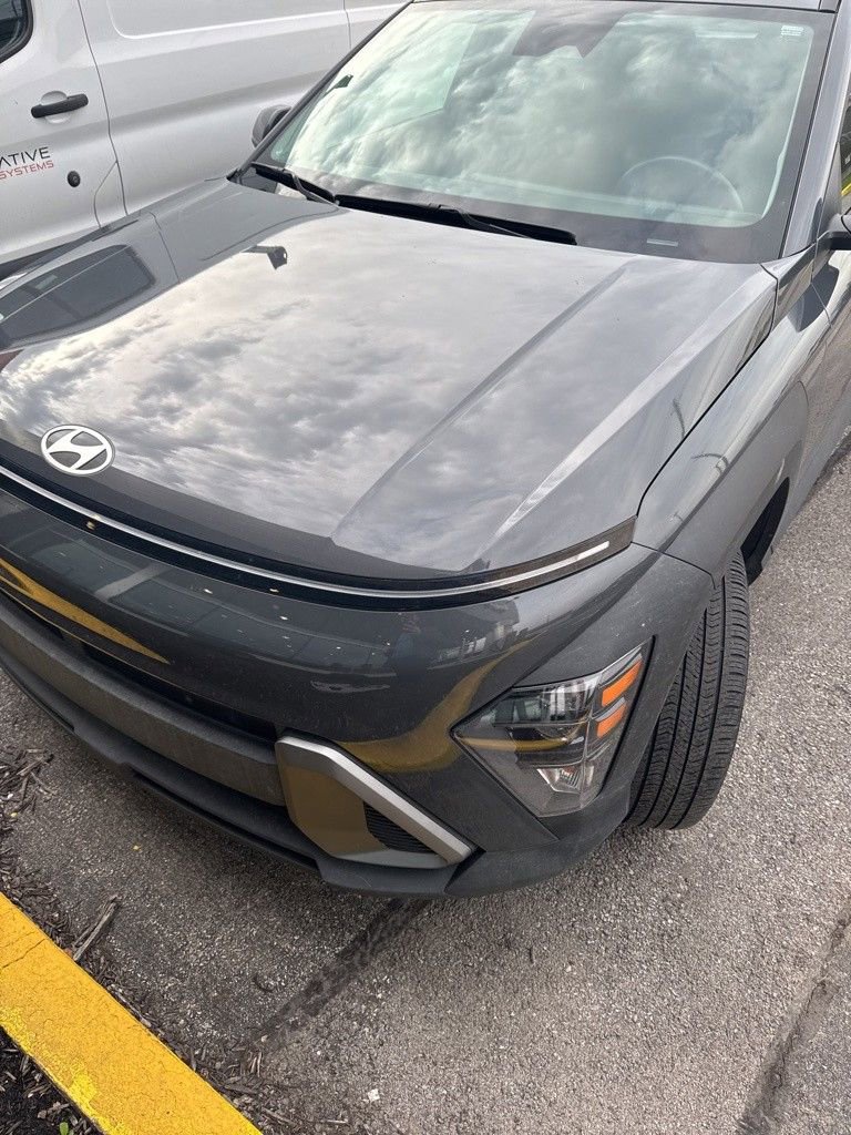 Used 2024 Hyundai Kona SEL image 1